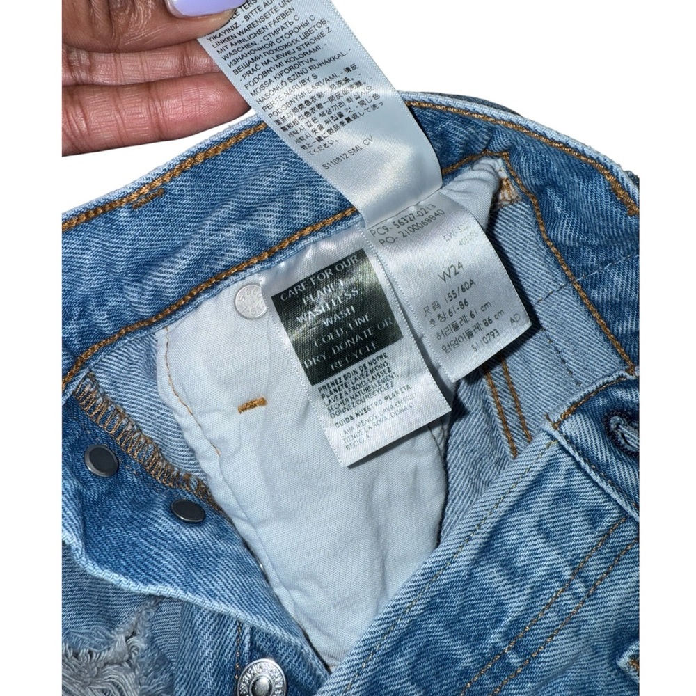 Levi's Light Blue Distressed Jean Shorts 501 - Picture 5 of 5